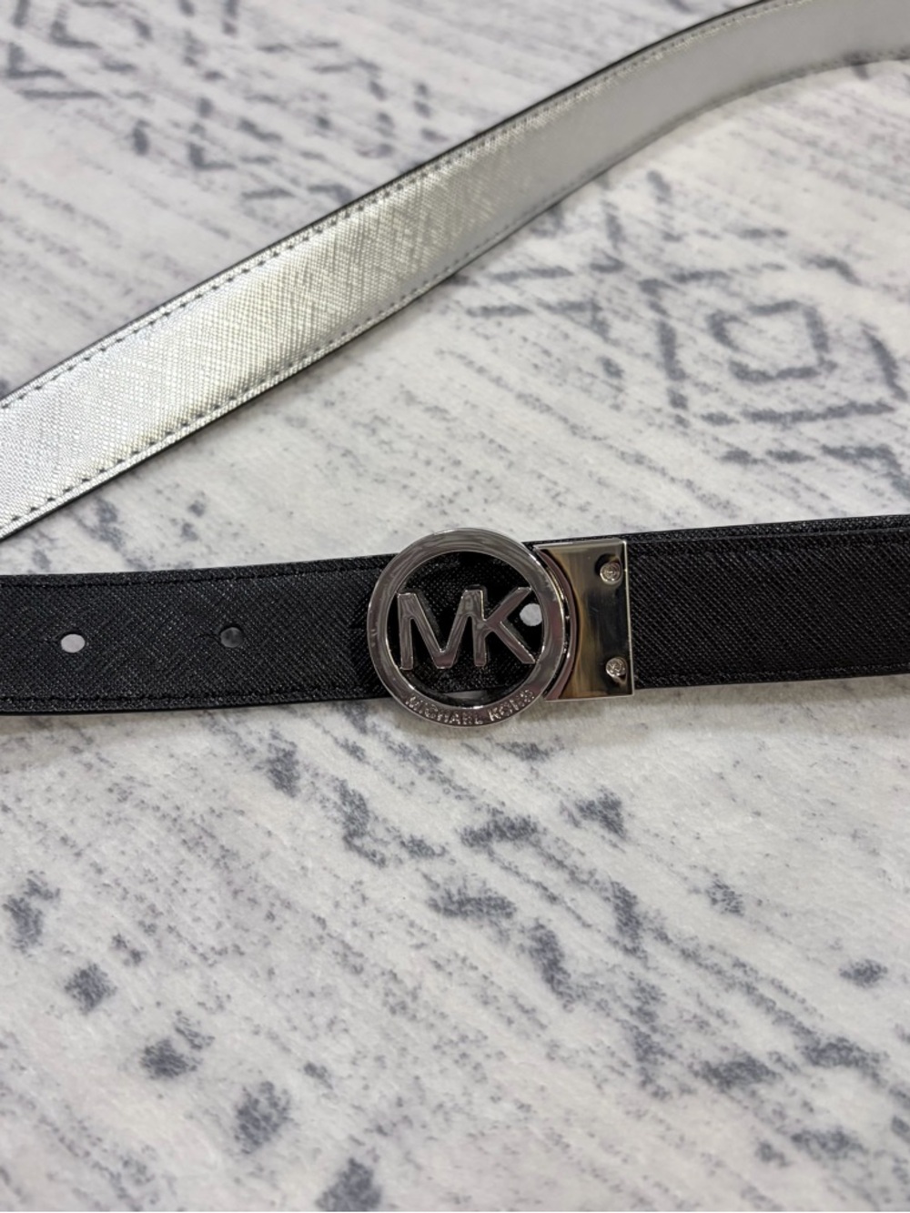 Michael Kors MK Logo Belt Black Silver Buckle Designer Minimalist Mobwife - Picture 3 of 9